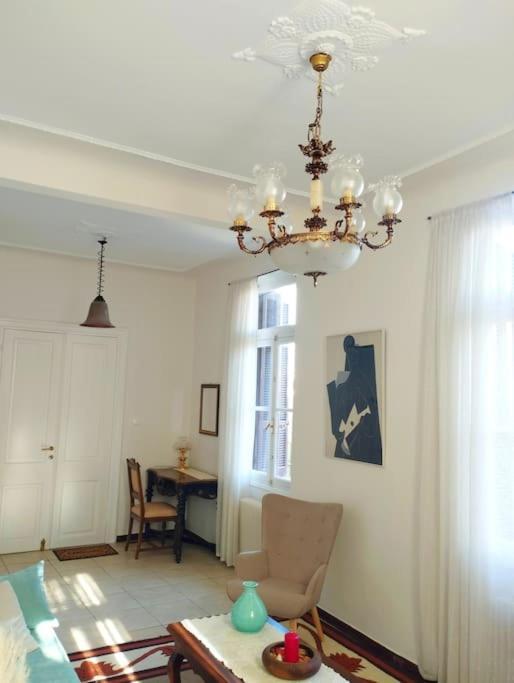 Calliope'S Neoclassical Home In The Heart Of Plaka Atenas Exterior foto