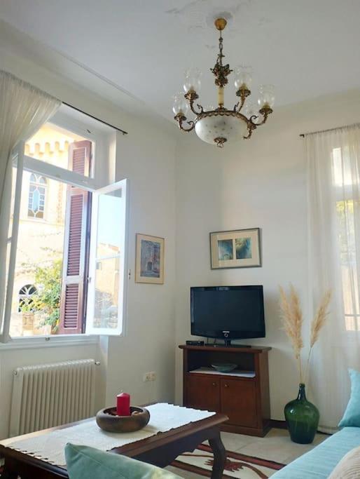 Calliope'S Neoclassical Home In The Heart Of Plaka Atenas Exterior foto