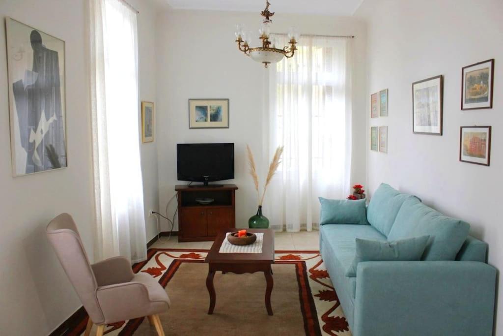 Calliope'S Neoclassical Home In The Heart Of Plaka Atenas Exterior foto